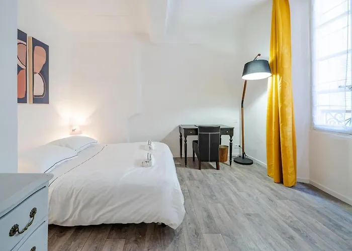 Le Bernardin - T2 Dans Le Vieil Appartement