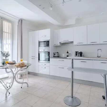 Le Bernardin - T2 Dans Le Vieil Apartamento Antibes